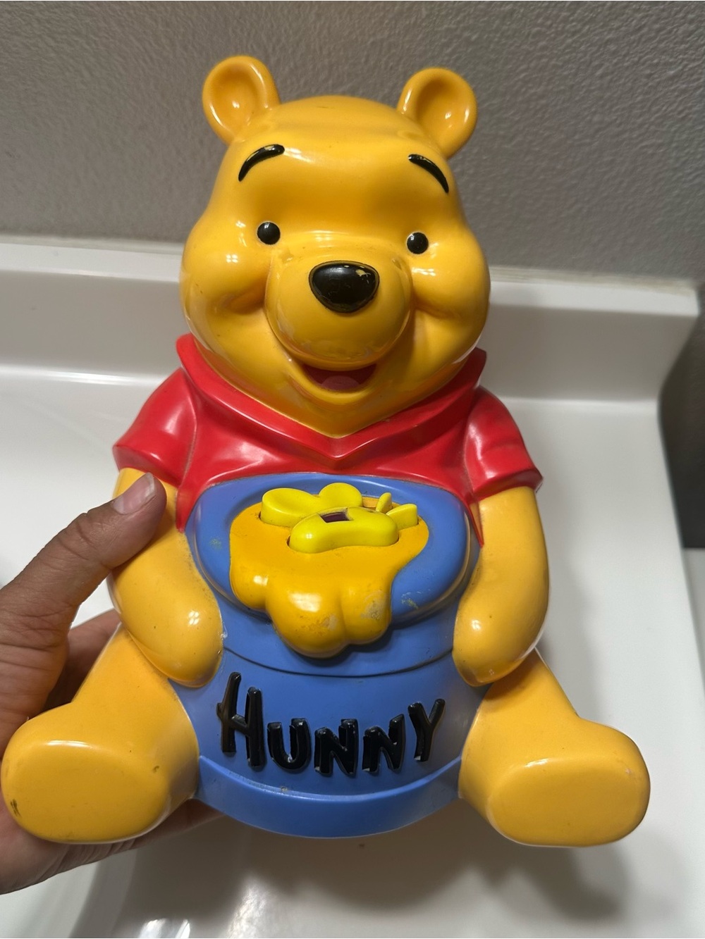 Vintage 1998 Milton Bradley "Winnie The Pooh Honey Pot Hop" musical game figure